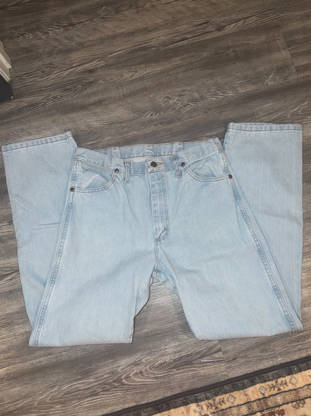 Wrangler Light Blue Relaxed Fit Men's Jeans